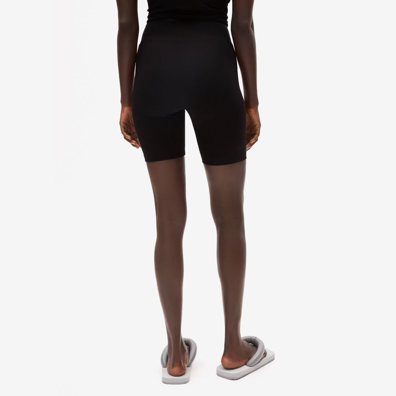 Nedaa Litaa Shorts - Black