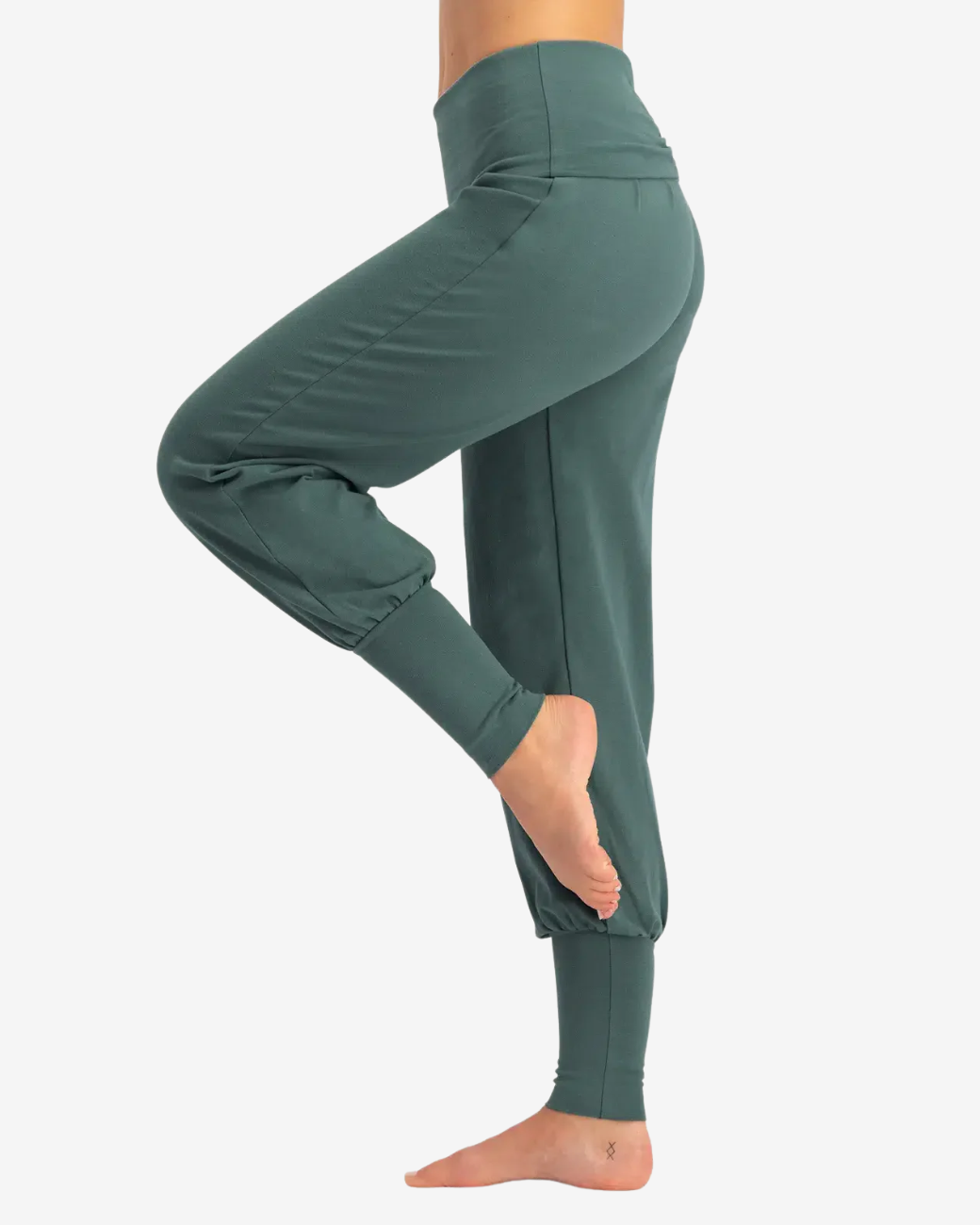 Yogahose Devi - Forest