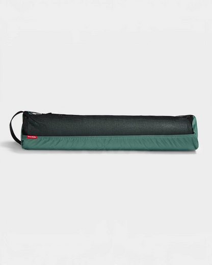 greenyogashop Manduka Breathe Easy Yogatasche in Salbeigrün mit atmungsaktivem Mesh-Einsatz und Tragegriff