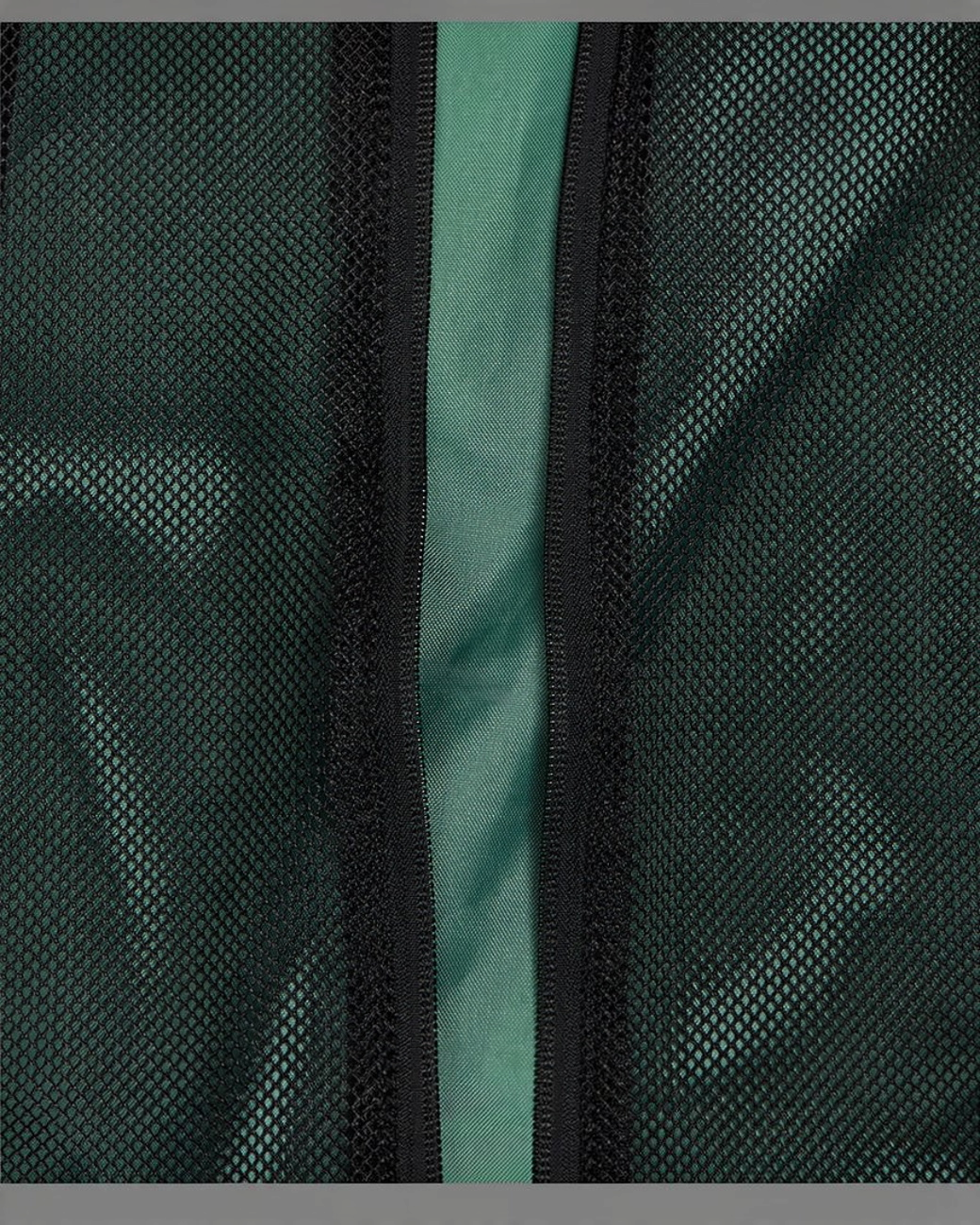greenyogashop Yogatasche Breathe Easy in Salbeigrün mit atmungsaktivem schwarzem Mesh-Gewebe und Reißverschluss
