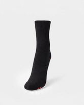 greenyogashop Equilibria Pilates Half-Crew-Socken in Schwarz mit rotem Silikon-Grip für sicheren Halt beim Training