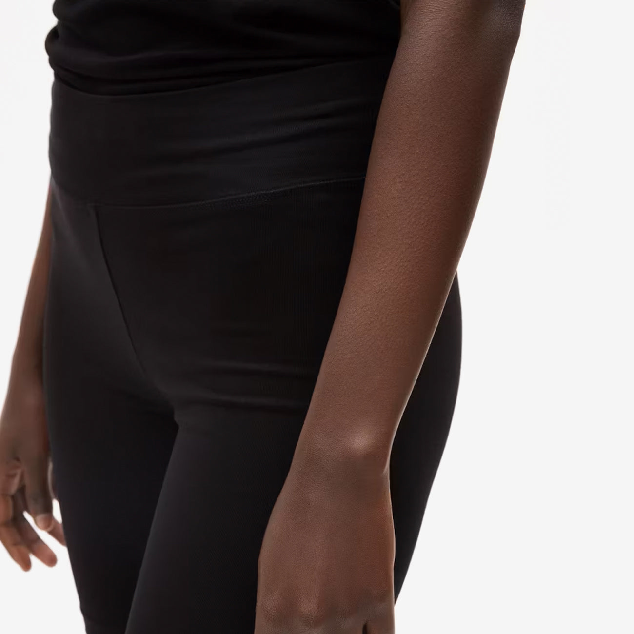 Nedaa Litaa Shorts - Black