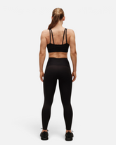 greenyogashop Brace Rib High Waist Leggings in Schwarz mit geripptem Bund und gesticktem Logo, Rückansicht