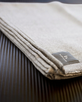 greenyogashop Everyday Blanket in Charcoal aus handgewebter Baumwolle, ideal für Yoga und Meditation