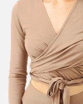 Amina Wrap Top Desert Sand – Detailansicht Bindung – Lotuscrafts