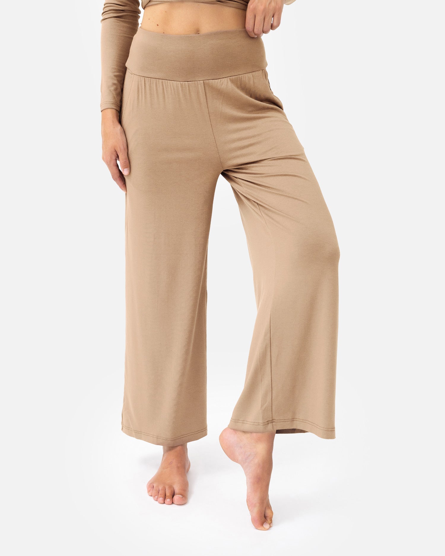 Heya Culotte Desert Sand – Model Front – Lotuscrafts