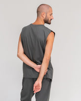 Anthrazit - Anthracite Yoga Tank Top Model Shot Back