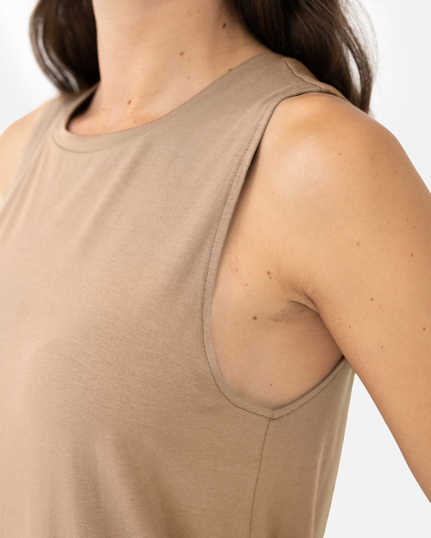Naima Top Desert Sand – Detailansicht – Lotuscrafts
