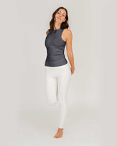 Anthrazit - Model Product Shot Full Anthracite