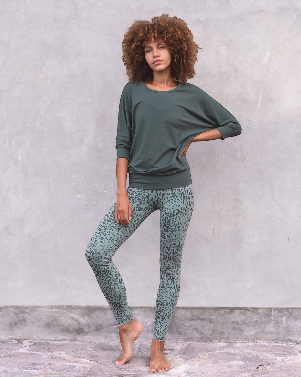 greenyogashop Leggings Susan in Aqua mit Animal-Print aus Bio-Baumwolle und Elasthan mit High-Rise Passform