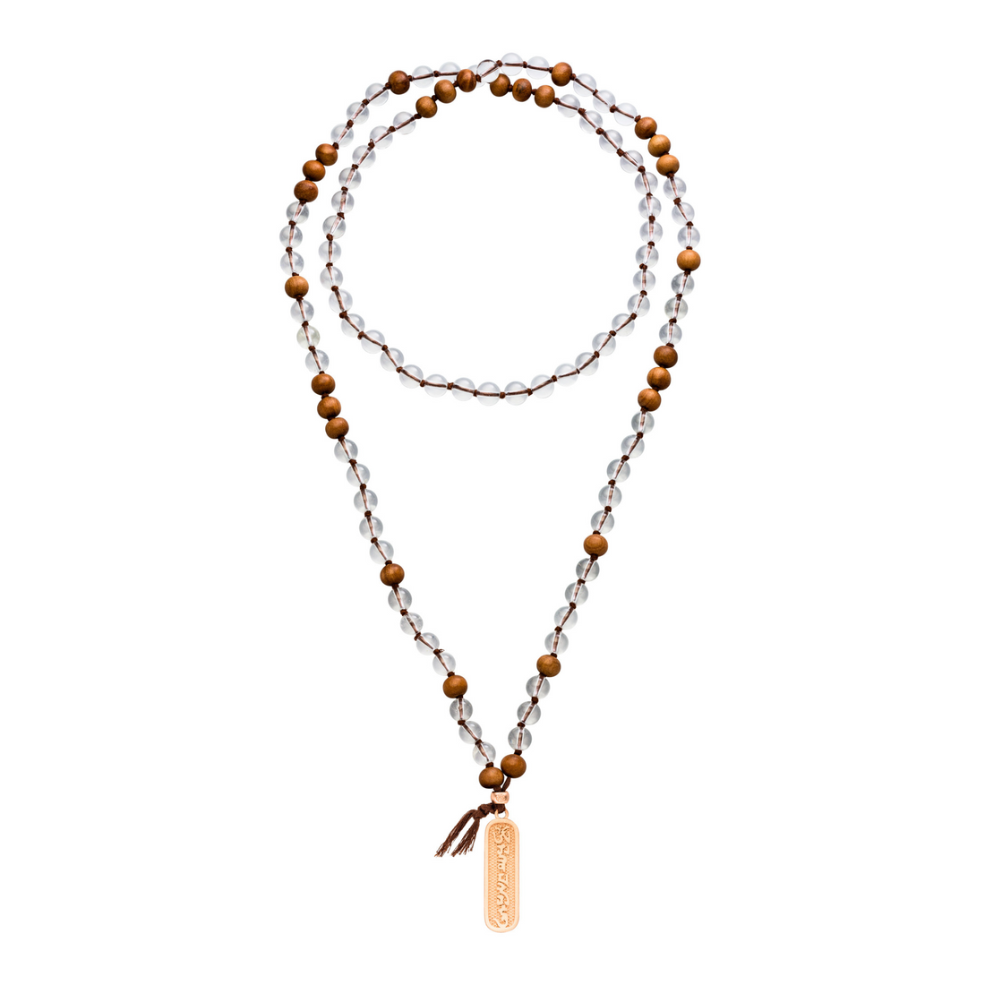 Traditionelle Mala Kette mit Bergkristall und Sandelholz Perlen. Goldener Mantra Anhänger. 90 cm.