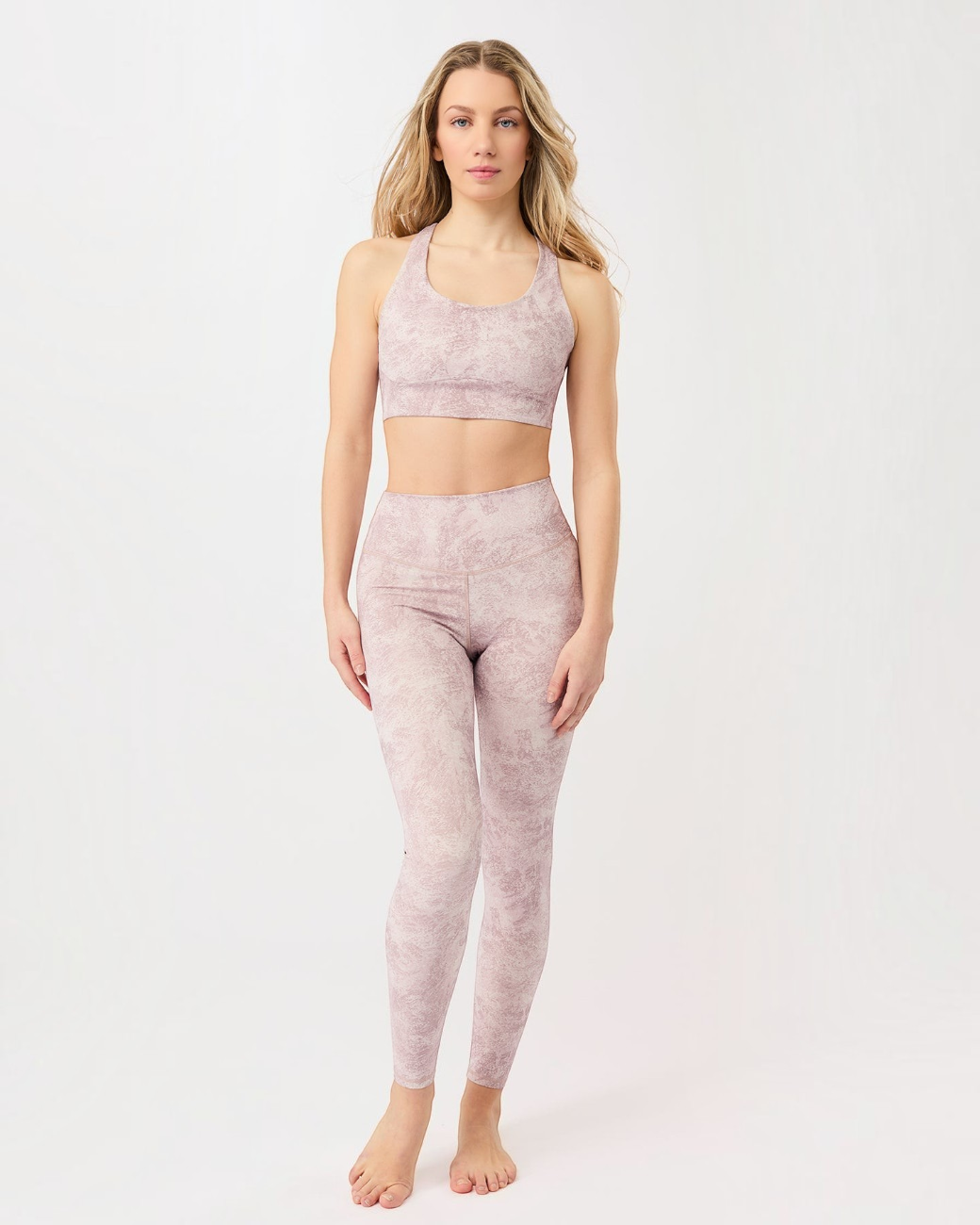 greenyogashop Leggings mit Monoprint in Erdtönen, hoch geschnitten aus recyceltem Polyester mit breitem Bund