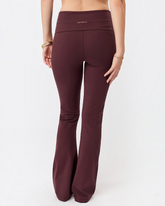 greenyogashop Yogahose Classic Rolldown in Ruby aus Bio-Baumwolle mit umschlagbarem Bund und geradem Bein