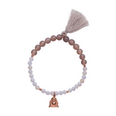 Edelstein Mala Armband mit hellgrauen Achaten und Chalcedon Steinen und Buddha Glücksbringer Anhänger.