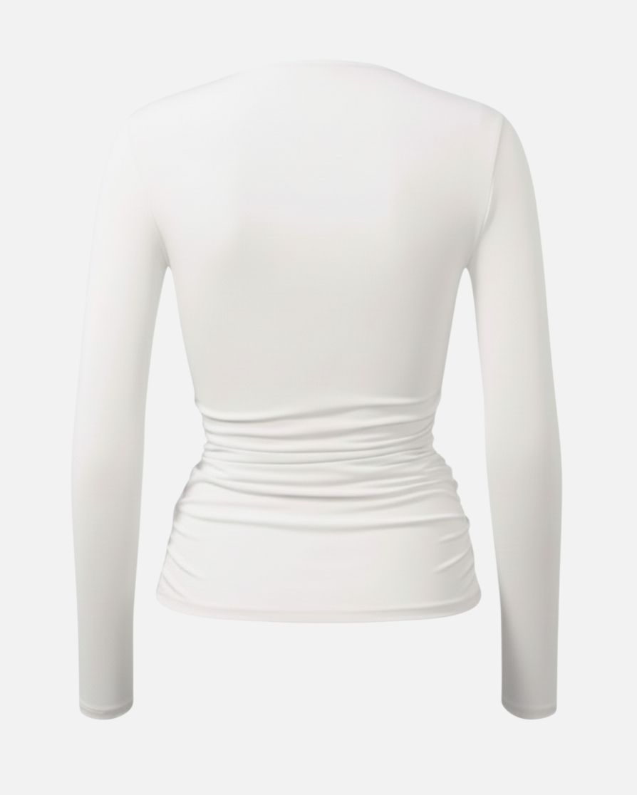 Rückansicht der greenyogashop Wickeljacke in Soft White aus weicher Bambusviskose mit langen Ärmeln