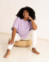 Violetta - Modell im Sitzen Yoga Top